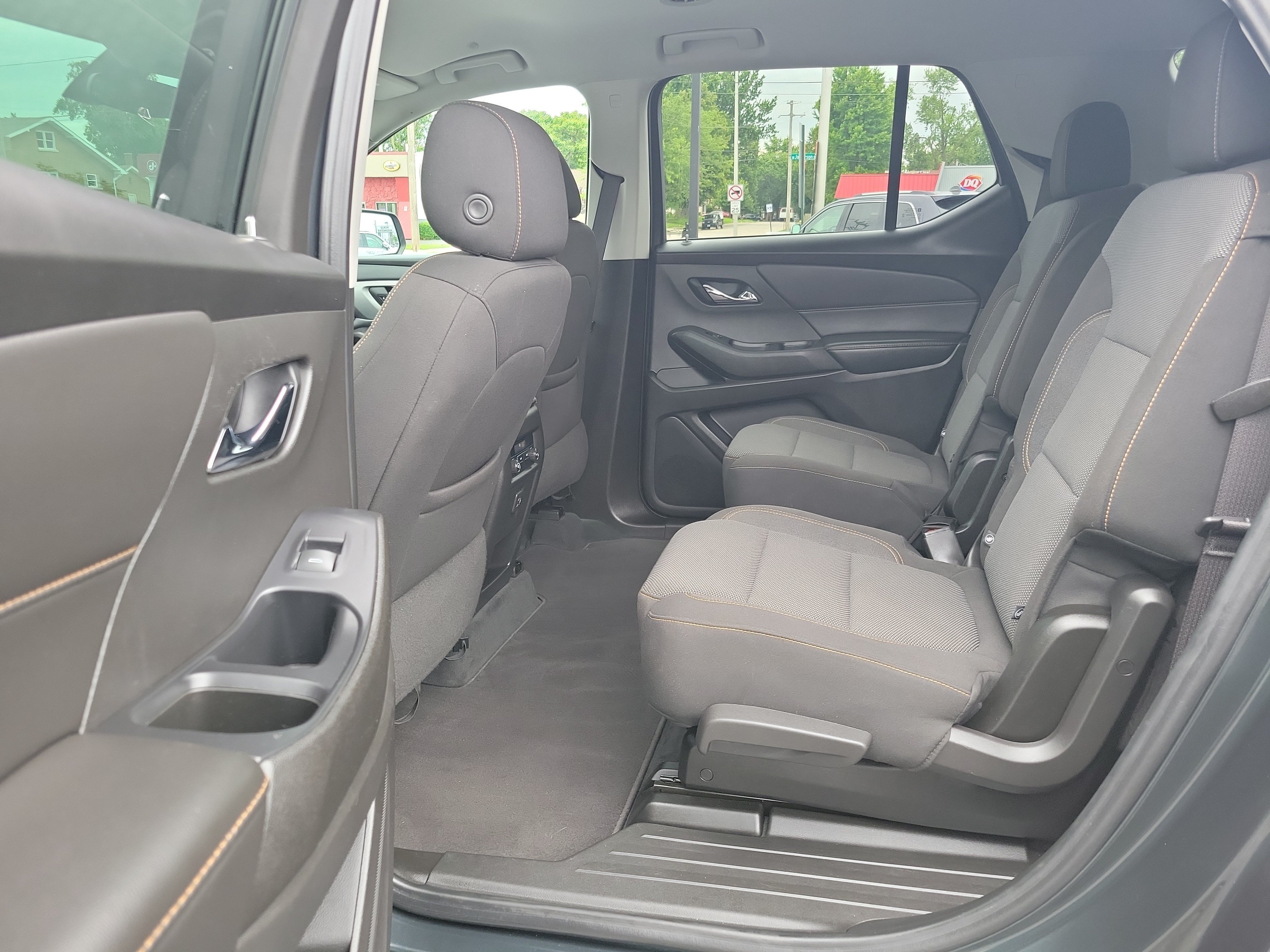 Used 2021 Graphite Metallic Chevrolet LT Cloth image 12