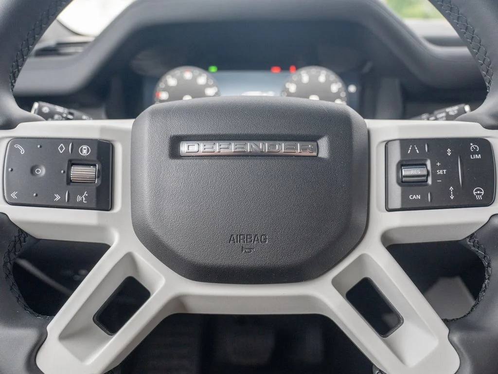 New 2026 Santorini Black Land Rover S image 14