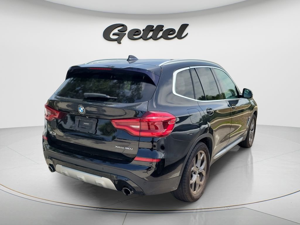 Used 2021 Black BMW xDrive30i image 3