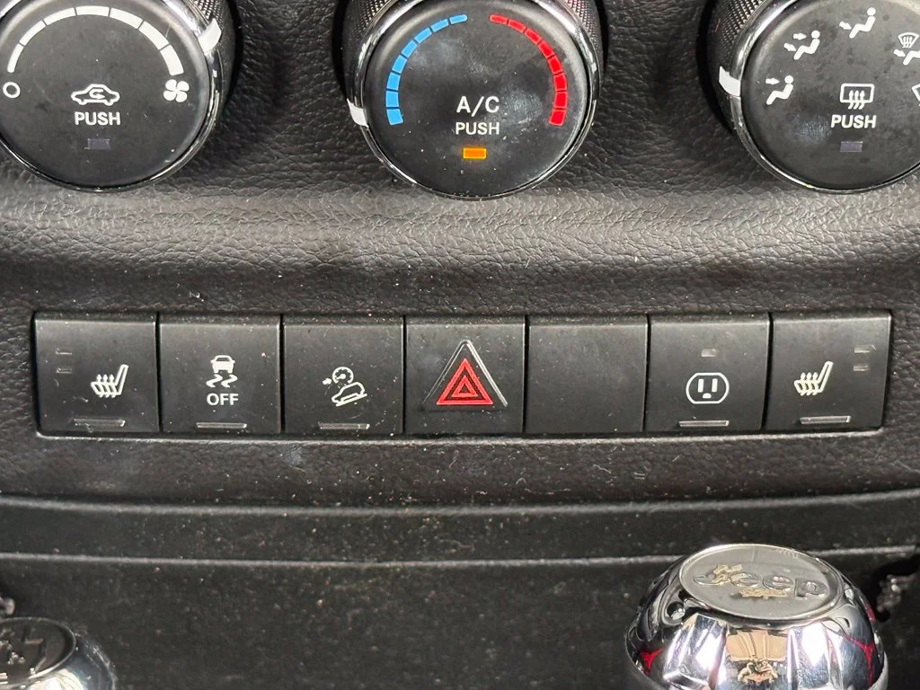 Used 2018 Red Jeep Unlimited Sahara image 20