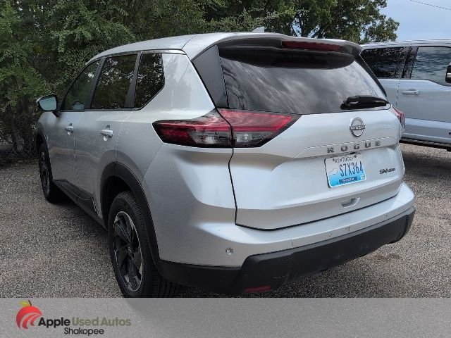 Used 2024 Silver Nissan SV image 4
