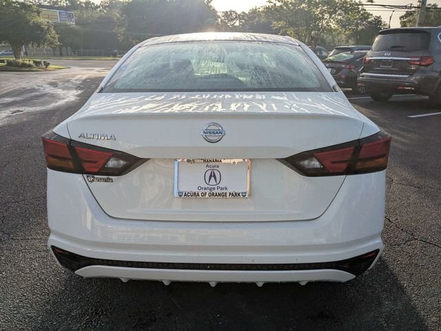 Used 2022 Glacier White Nissan 2.5 S image 5