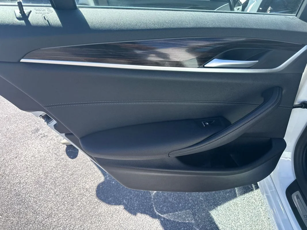 Used 2023  BMW i xDrive image 12