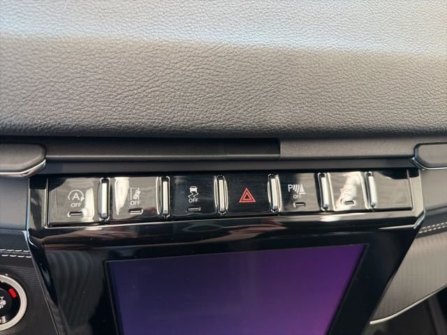 Used 2025 Black Jeep Altitude image 24