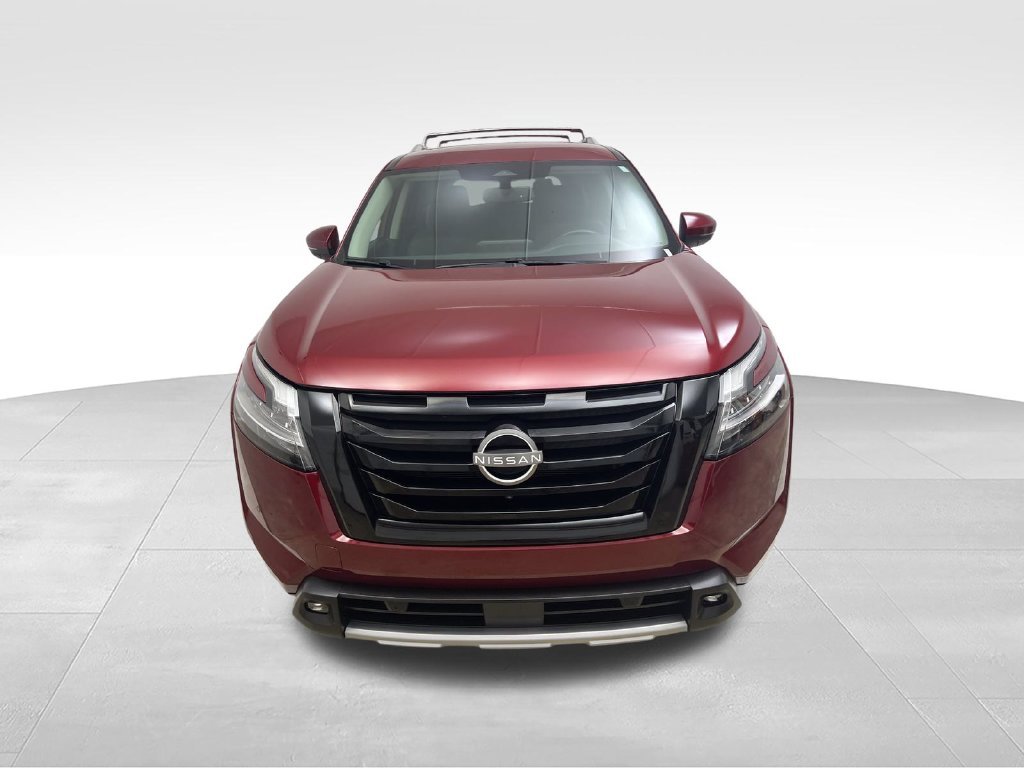 Used 2022 Red Nissan SL image 8