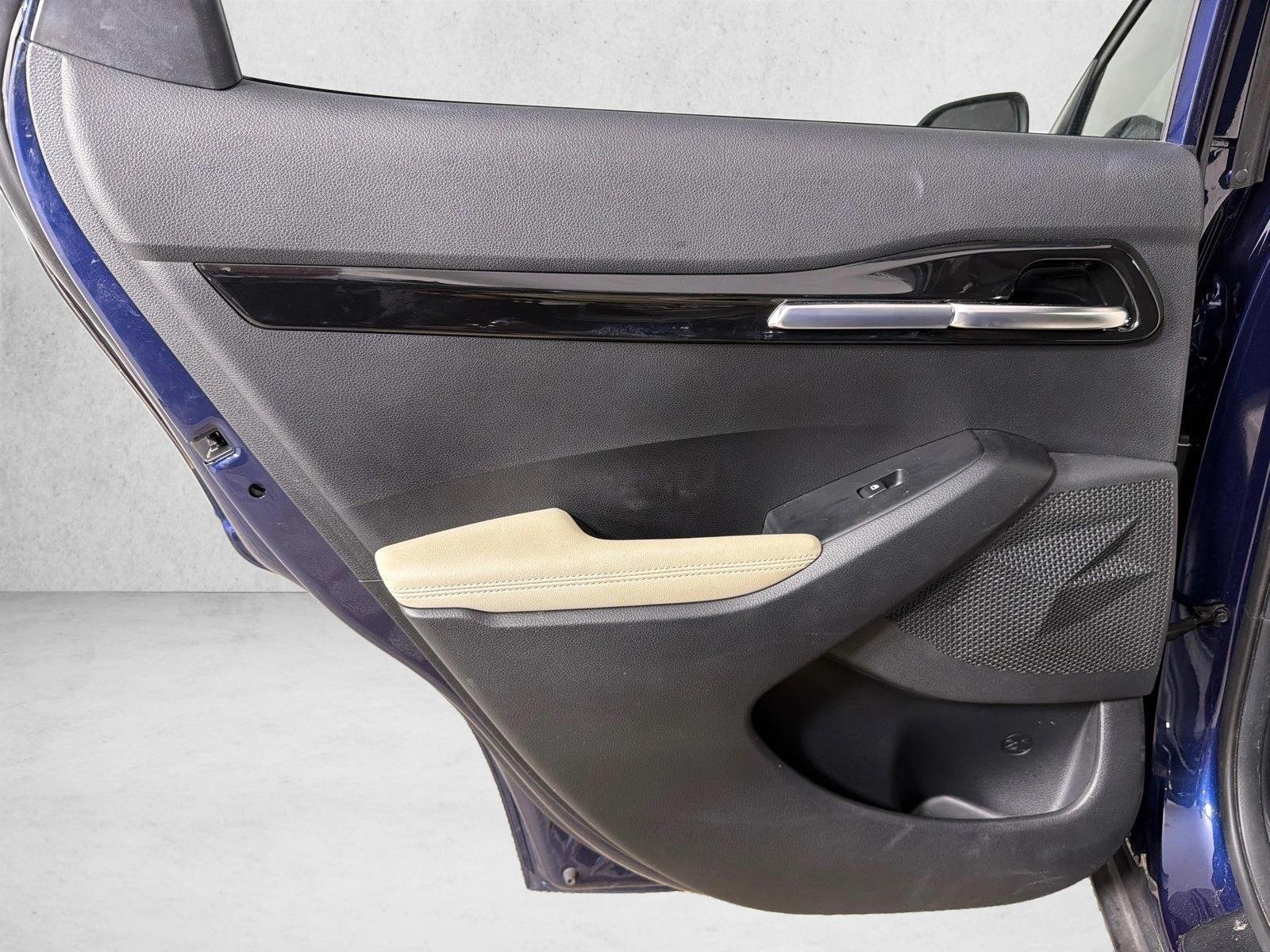 Used 2022 Dark Ocean Blue/Black Roof Kia SX image 22