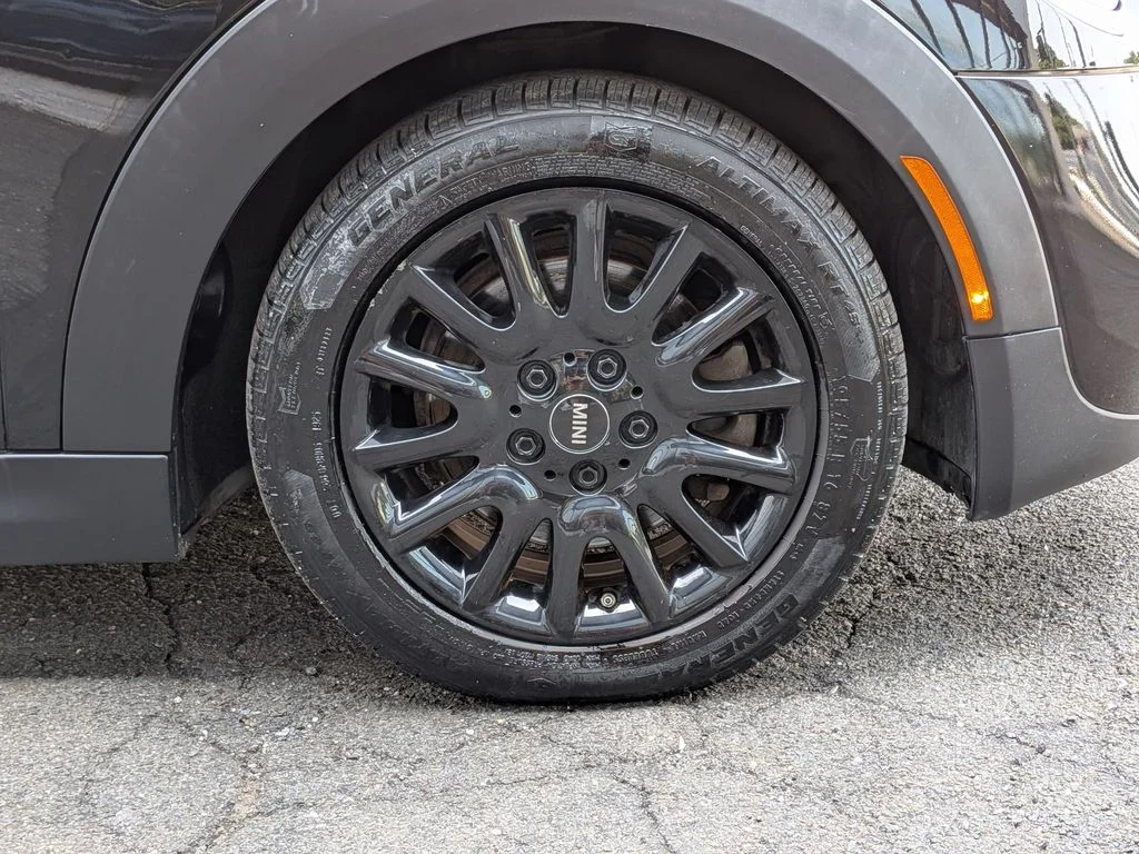 Used 2018 Black MINI Base image 28