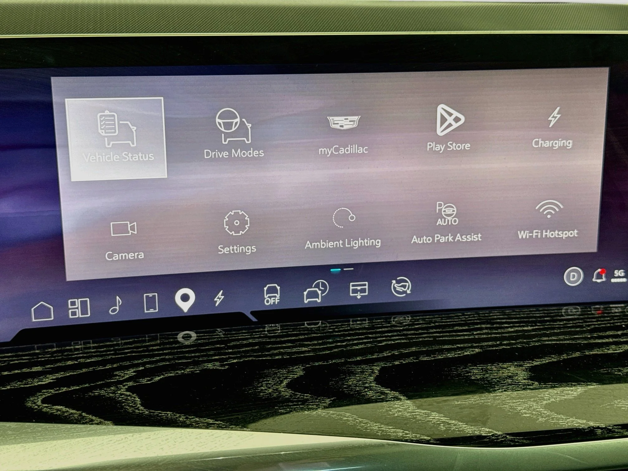 Used 2025 Summit White Cadillac Sport 1 image 17