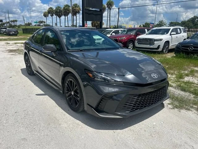 2025 Toyota Camry SE