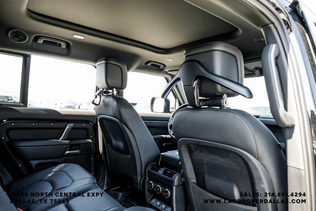 Used 2025 Santorini Black Metallic Land Rover X-Dynamic SE image 39