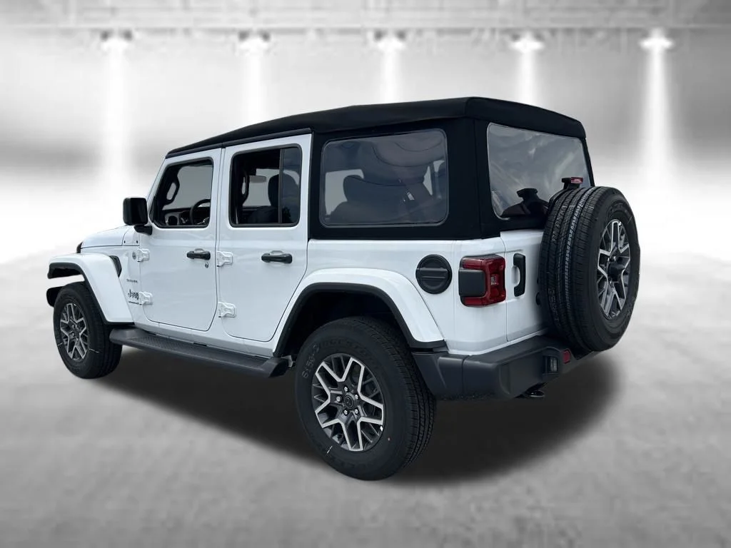 Used 2024 White Jeep Sahara image 5