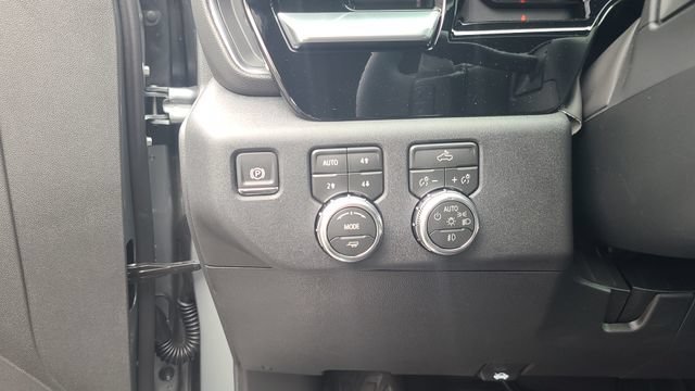 New 2026 Sterling Metallic GMC Elevation image 11