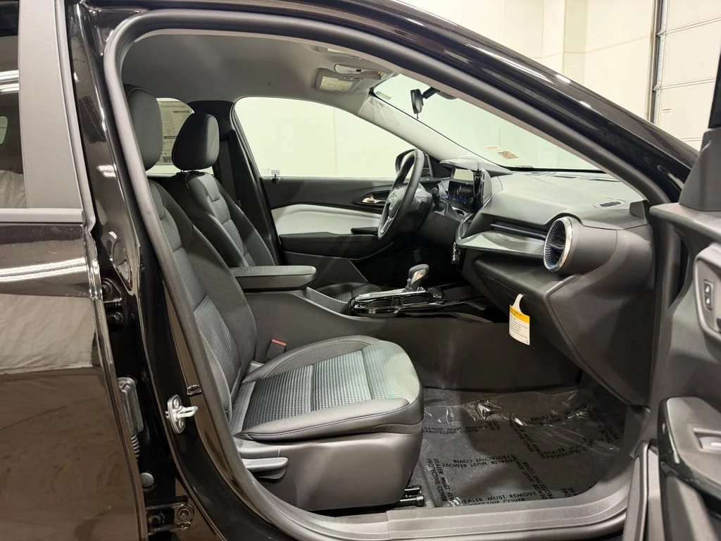 2026 Chevrolet Trax LT - Photo 25