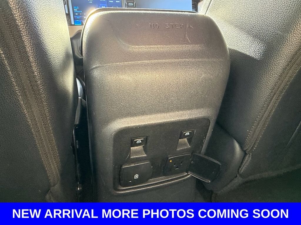 Used 2022 Gray Ford Wildtrak image 12