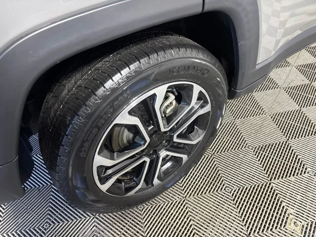 Used 2022 Gray Jeep Limited image 7