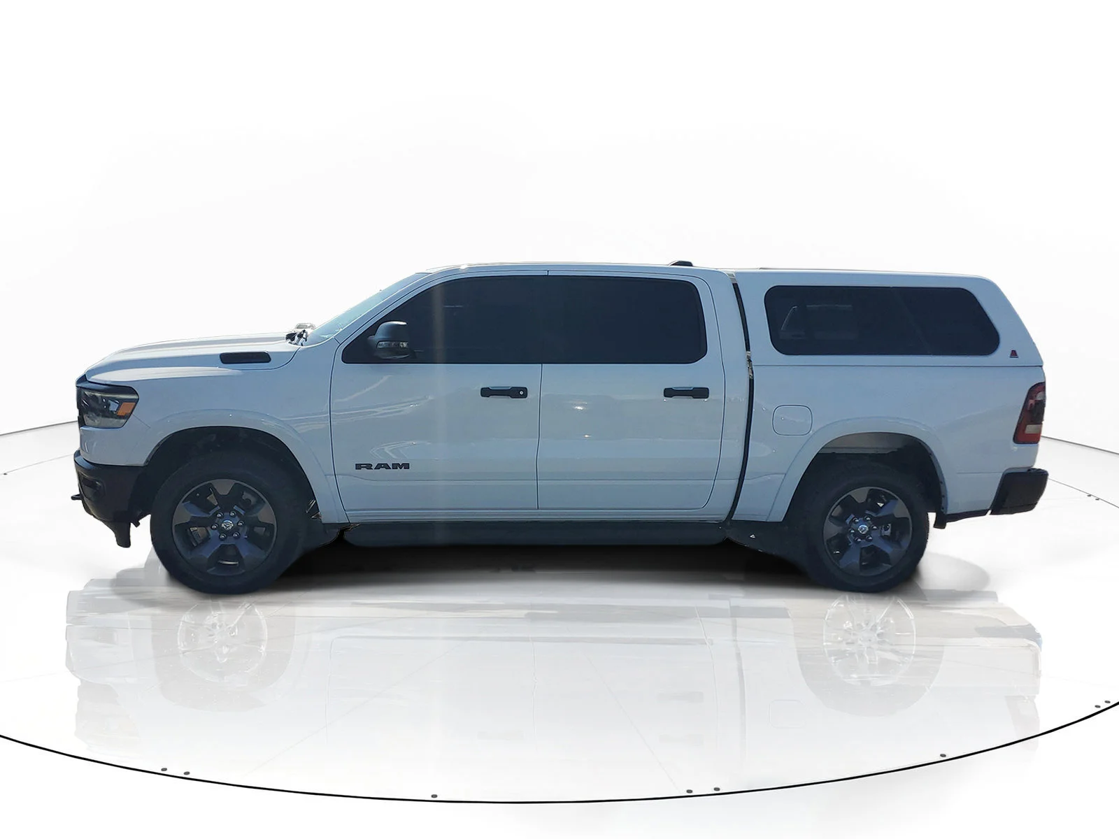 Certified Used 2023 White Ram Big Horn/Lone Star image 7