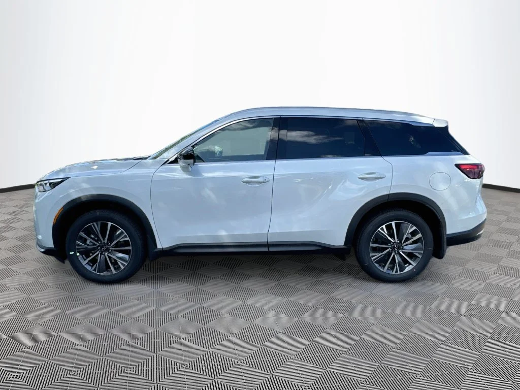 New 2027 White INFINITI LUXE image 8