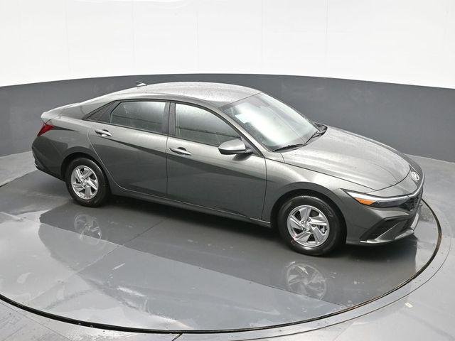 New 2026 Gray Hyundai SE image 15