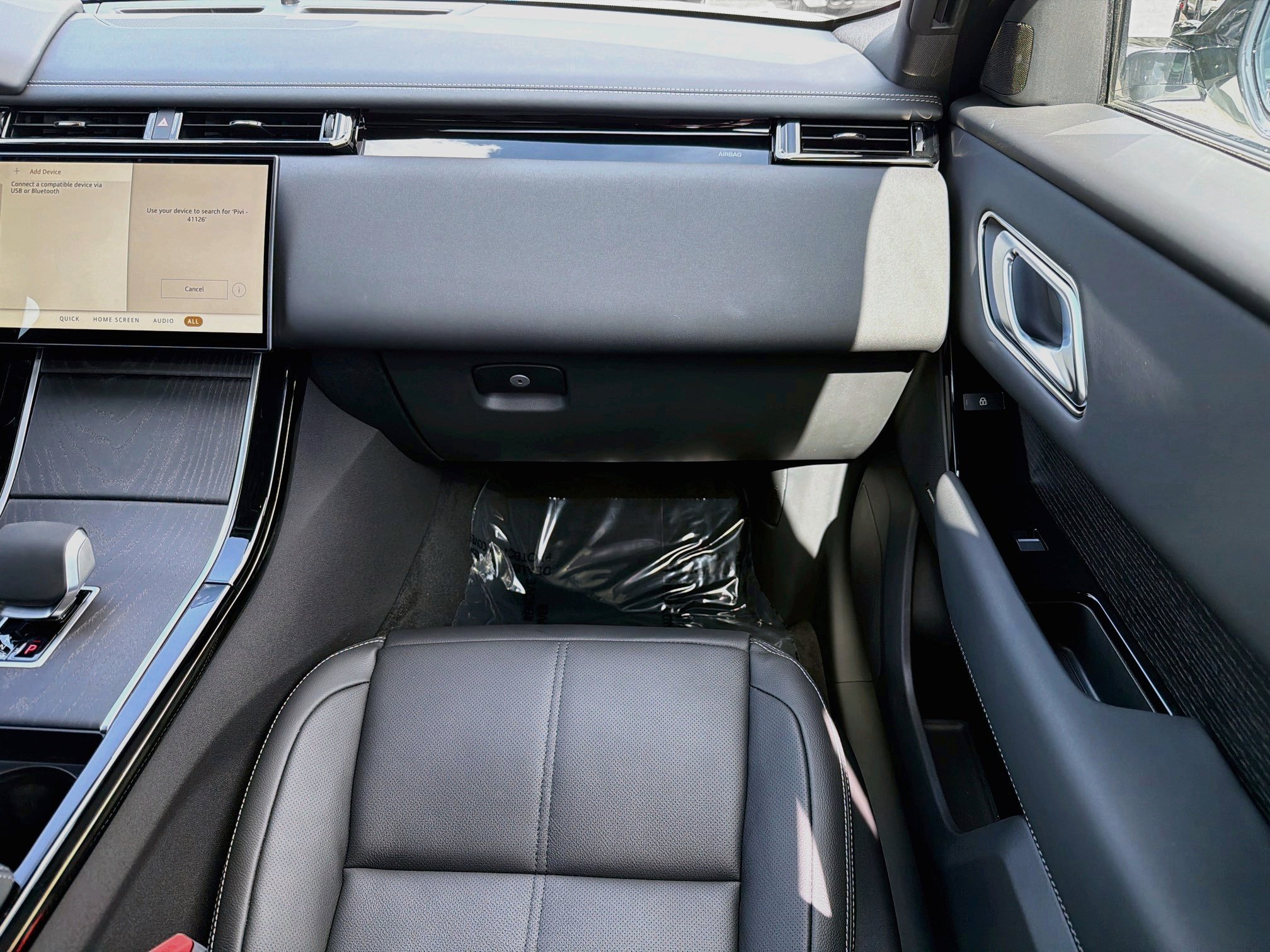 New 2026 Fuji White LAND ROVER  image 19