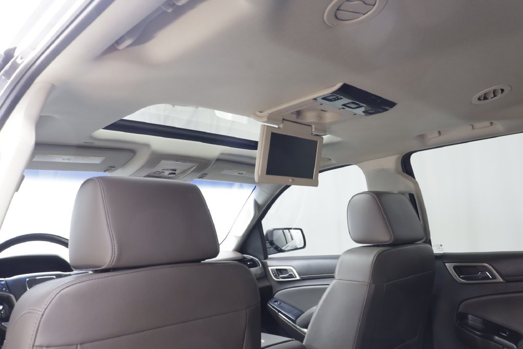 Used 2017 Silver GMC Denali image 18