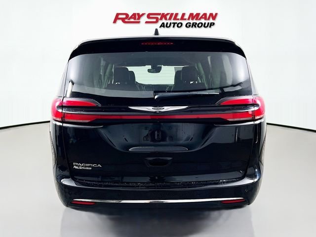 2024 Chrysler Pacifica Touring L - Photo 6