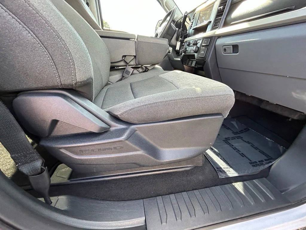 Used 2026 Oxford White Ford XLT image 26