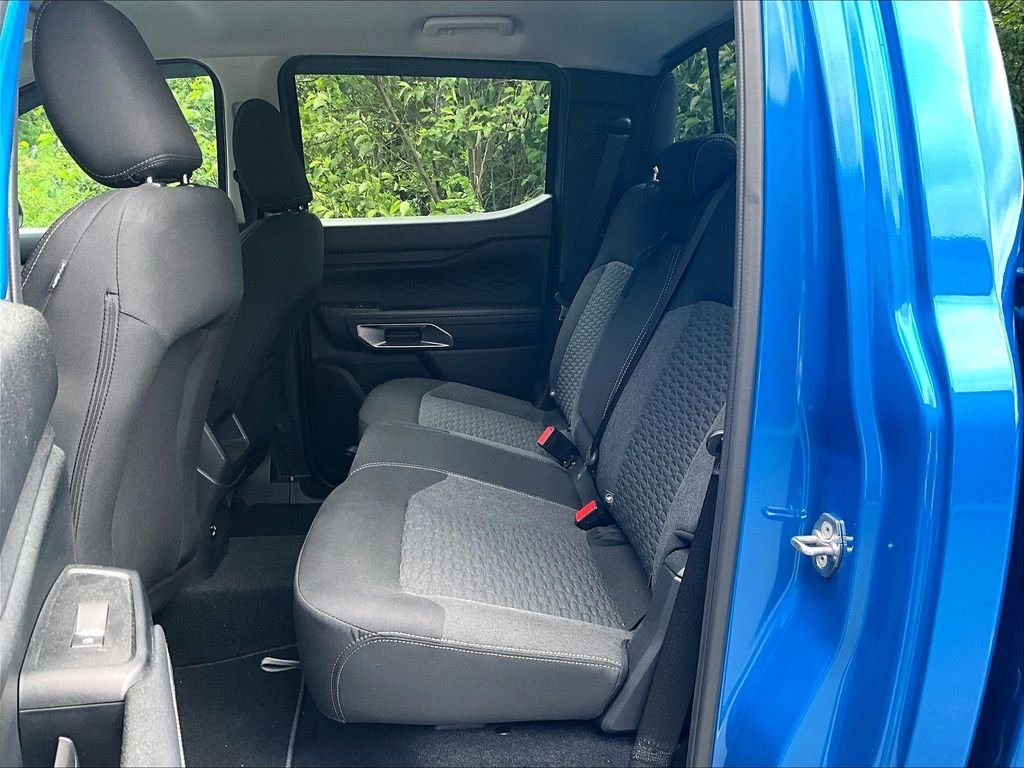 Used 2025 Blue Ford XLT image 16