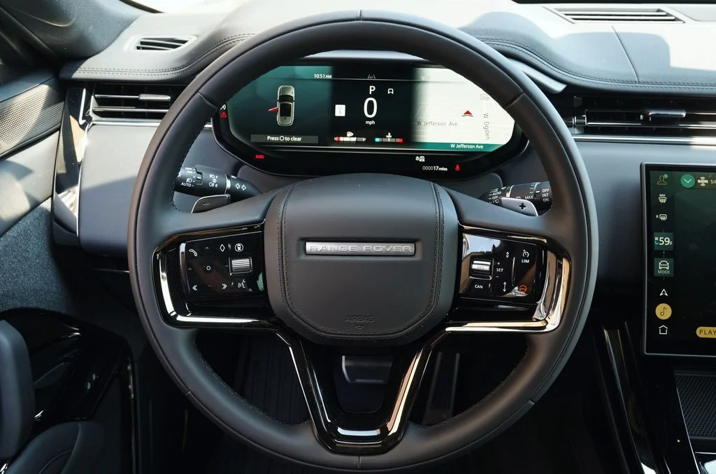 New 2026 Santorini Black Land Rover Dynamic SE image 17