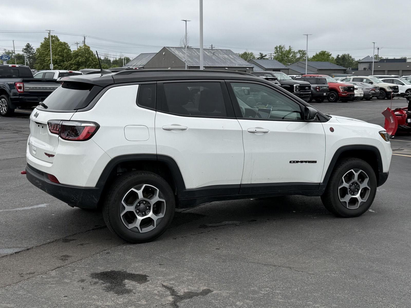 Used 2022 Bright White Clearcoat Jeep Trailhawk image 5
