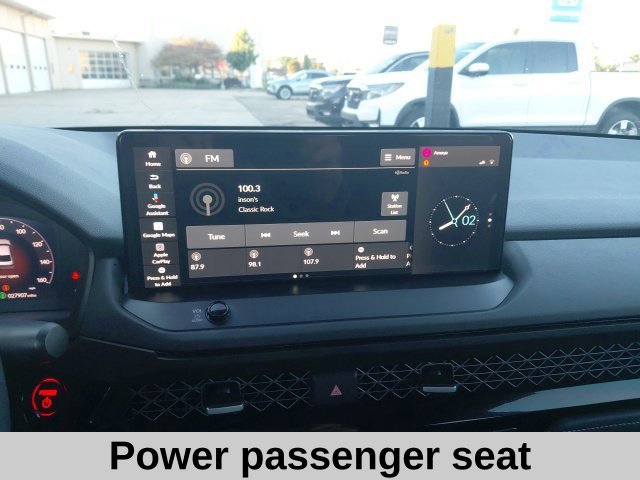 Used 2025 Solar Silver Metallic Honda Touring image 16