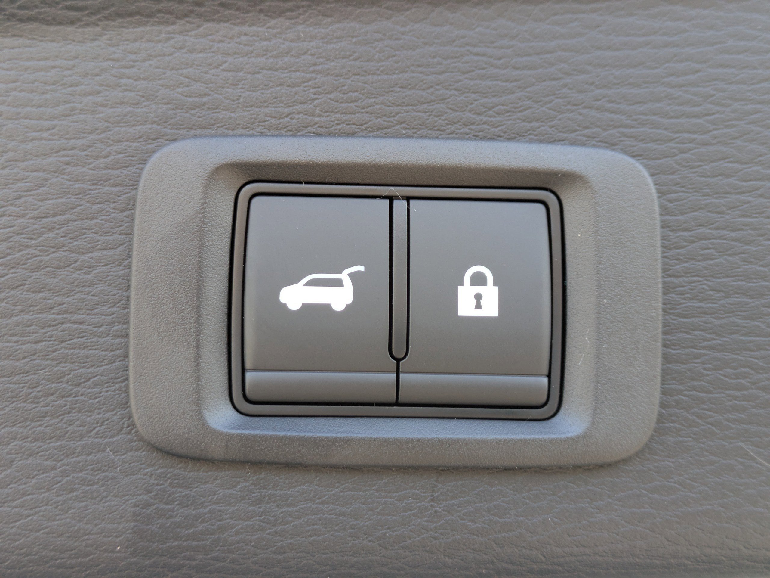 2025 Mitsubishi Outlander Plug-in Hybrid SEL - Photo 14