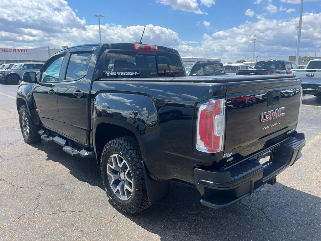 Used 2021 Onyx Black GMC 4WD AT4 w/Cloth image 7