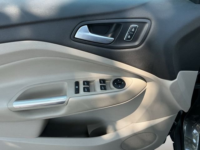 Used 2015  Ford SE image 10