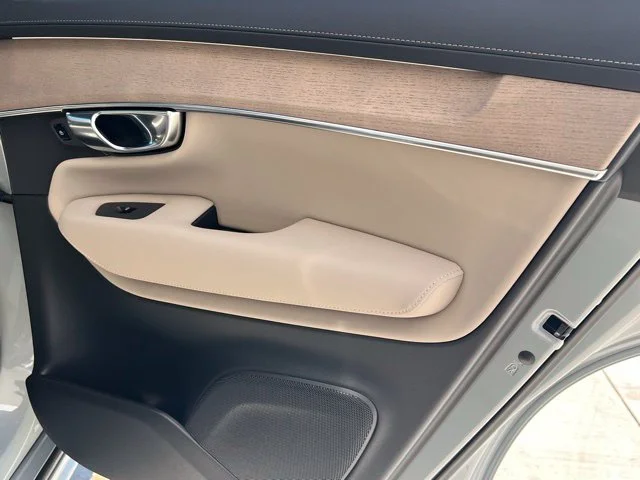2026 Volvo XC90 Plus - Photo 27