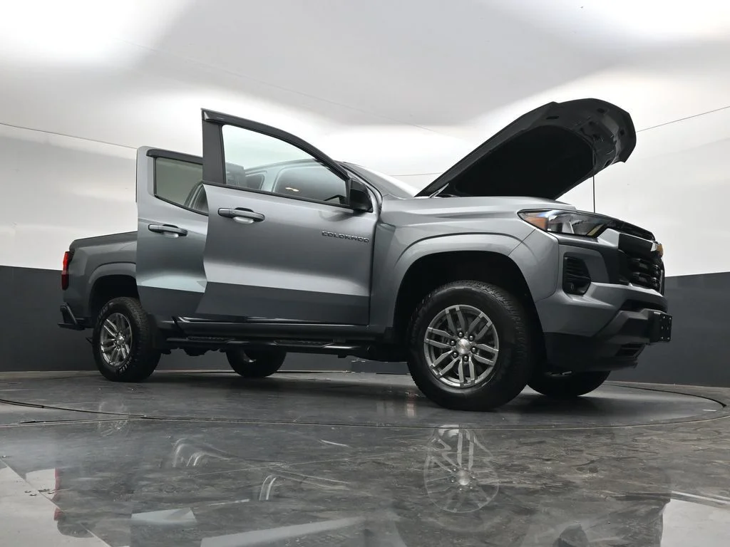 Used 2024 Gray Chevrolet LT image 46