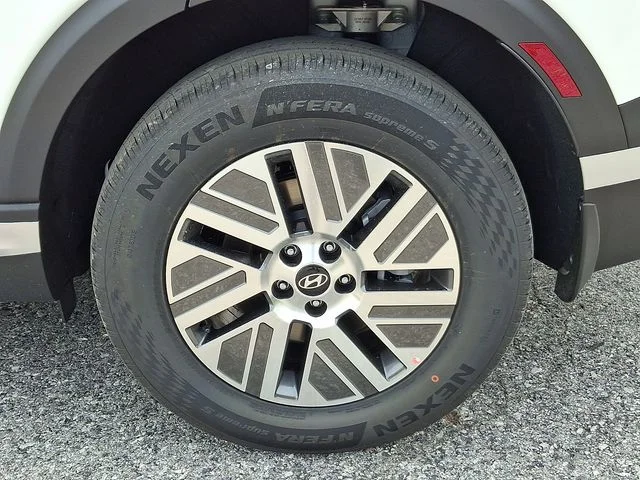 New 2026 White Hyundai SEL Premium image 18