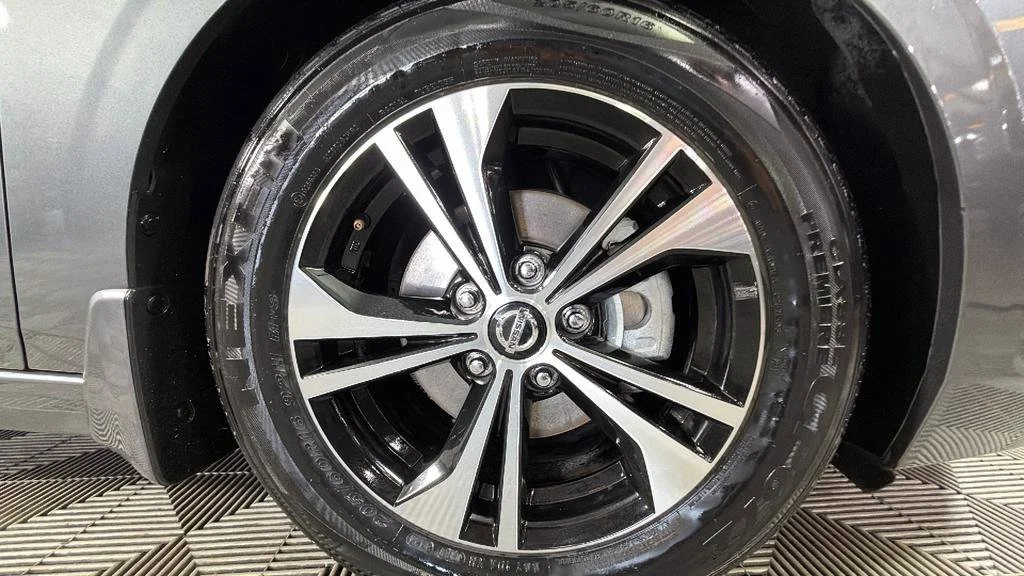 Used 2023 Gray Nissan SV Xtronic CVT image 36