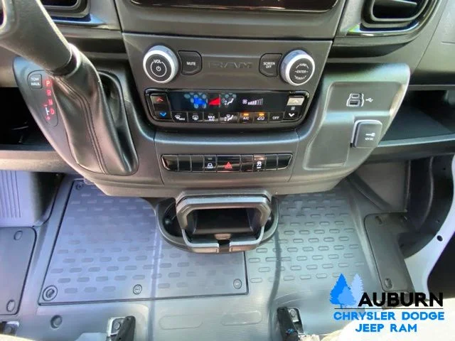 Used 2025 White Ram Base image 26