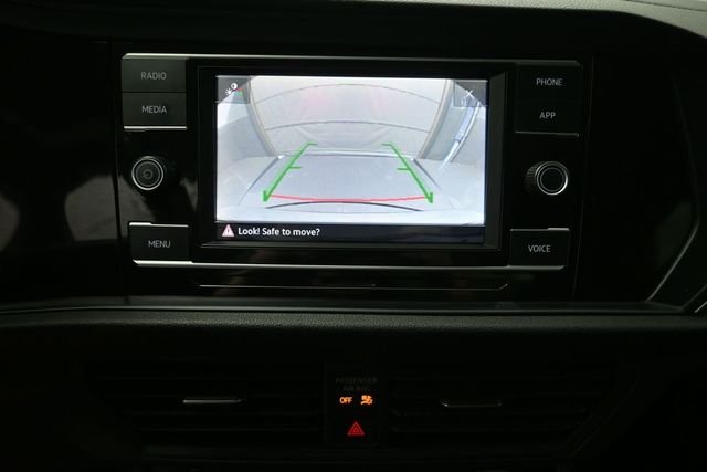 Used 2023 Platinum Gray Metallic Volkswagen 1.5T SE image 4