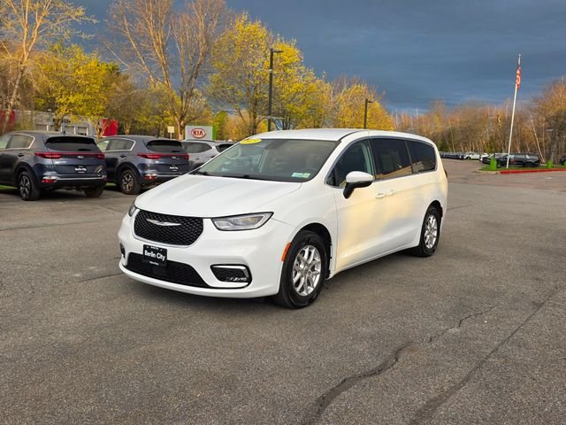 Used 2023 Bright White Clearcoat Chrysler Touring L image 4