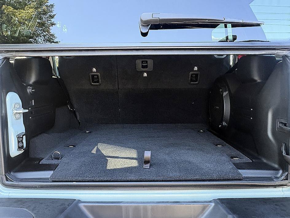 Used 2024 Earl Clearcoat Jeep Rubicon X image 11