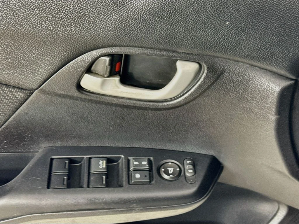 Used 2013 Silver Honda LX image 20