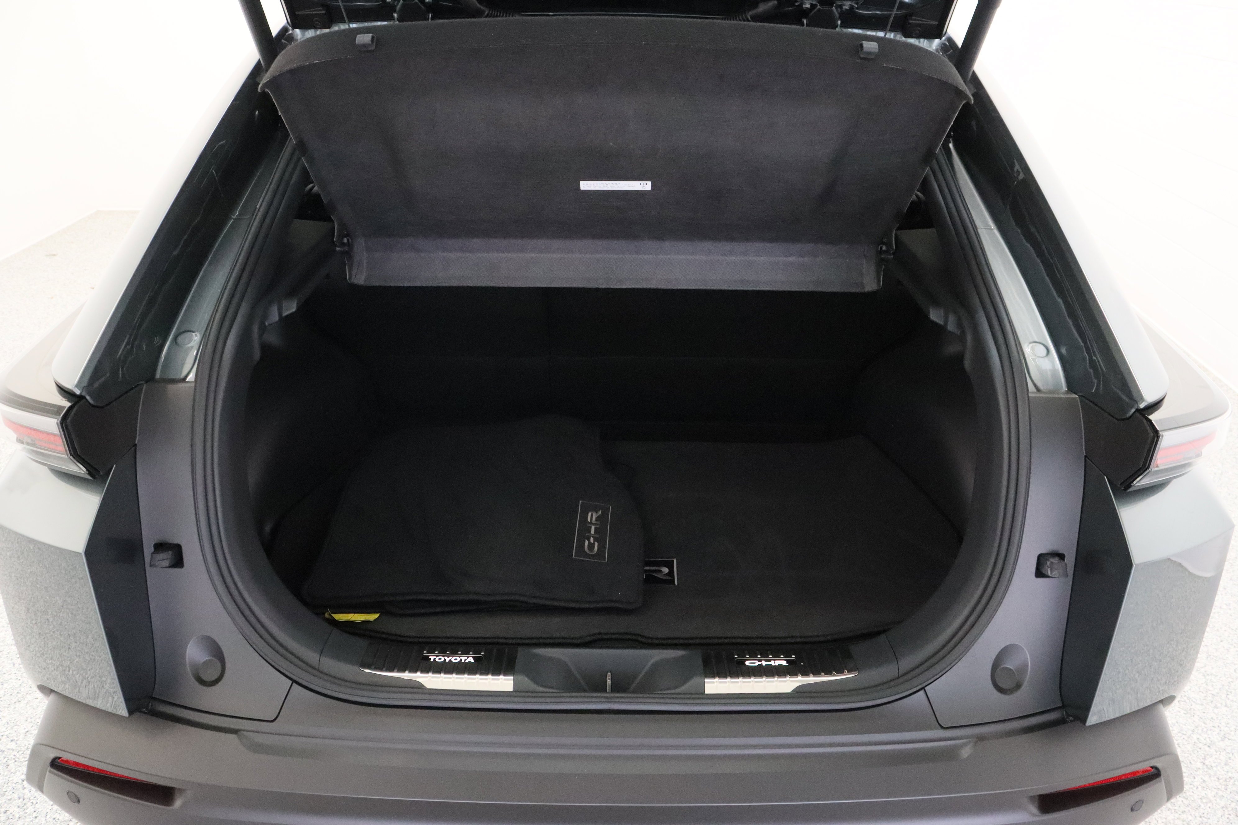 Certified Used 2026 OVERCAST Toyota SE (Electric) image 30