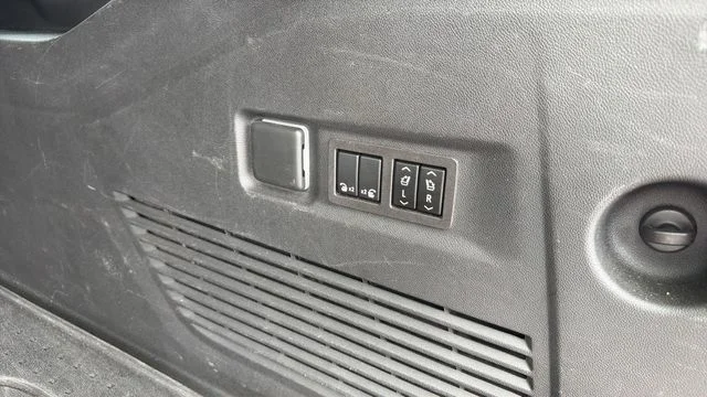 Used 2024 Red Chevrolet Premier image 37