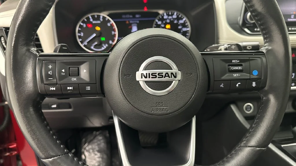 Used 2021 Red Nissan SV image 14