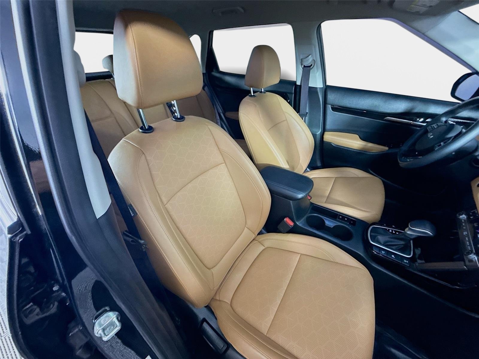 Used 2024 Fusion Black Kia SX image 30