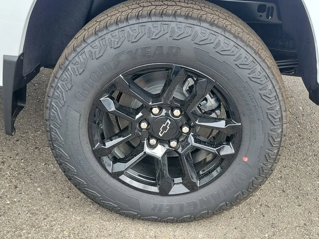 2026 Chevrolet Colorado Z71 - Photo 32