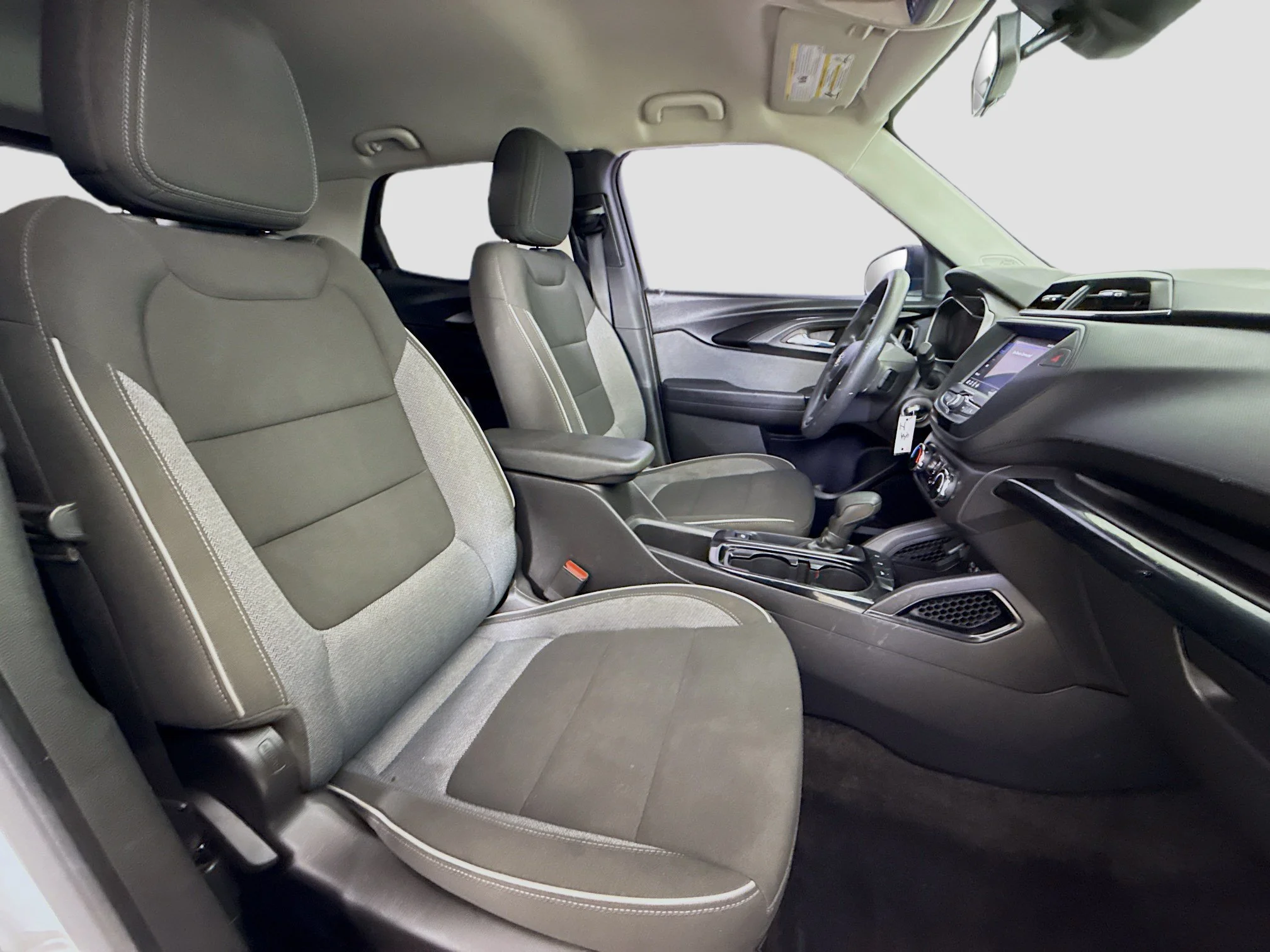 Used 2023 Summit White Chevrolet LS image 28