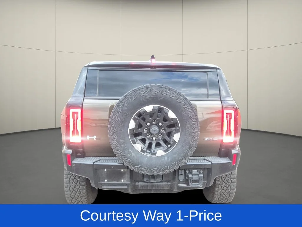 Used 2025 Deep Aurora Metallic (Dark Bronze) GMC 3X image 8