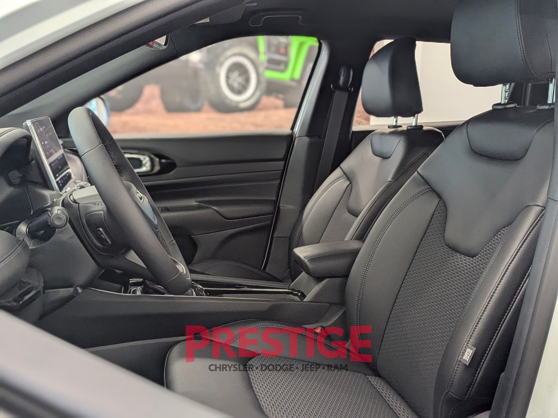 New 2026 Bright White Clearcoat Jeep Latitude image 21